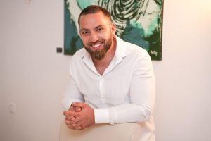 The Hidden Leadership of George Reteșan – Quiet but Powerful