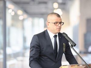 Costel Barbu valorifică dedicarea față de serviciul public