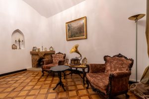 Casa Tătărescu: Martoră a Puterii și Memoriei Politice în Bucureștiul Interbelic și EkoGroup Vila Contemporană